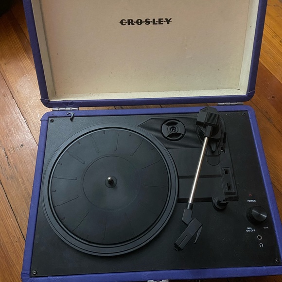 Crosley portable record player - Picture 1 of 2